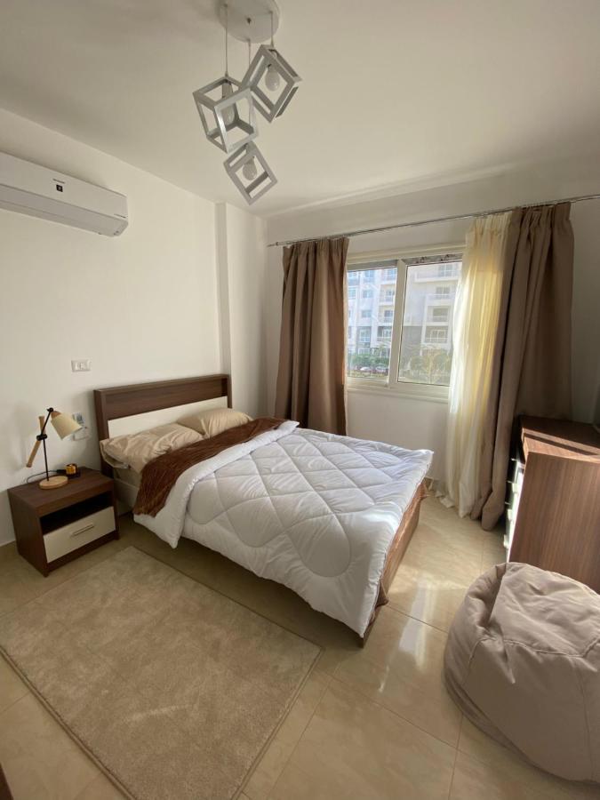 Madinaty Well-Furnished 3- Bedroom Apartment - شقة فندقيه للايجار مدينتي Madinat ash Shuruq エクステリア 写真