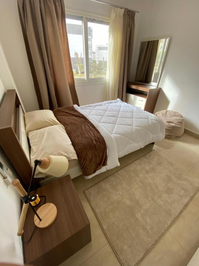 Madinaty Well-Furnished 3- Bedroom Apartment - شقة فندقيه للايجار مدينتي Madinat ash Shuruq エクステリア 写真